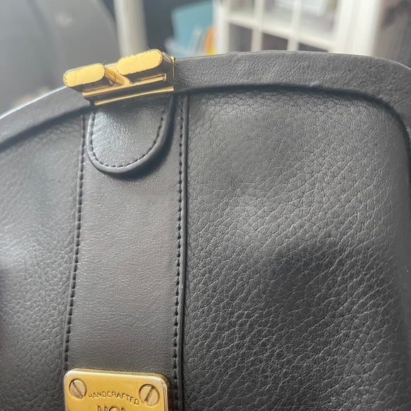 HCL (Hand Crafted Leather) Authentic Crossbody bag - Picture 10 of 10